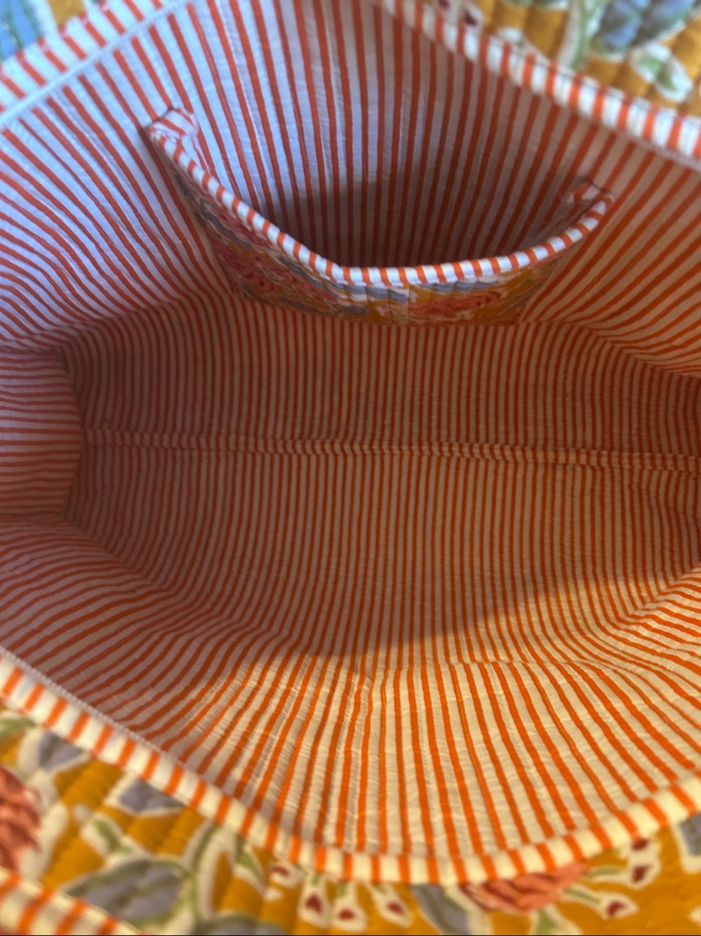 Artisan-crafted Quilted Tote Bag - Picture 4 of 7